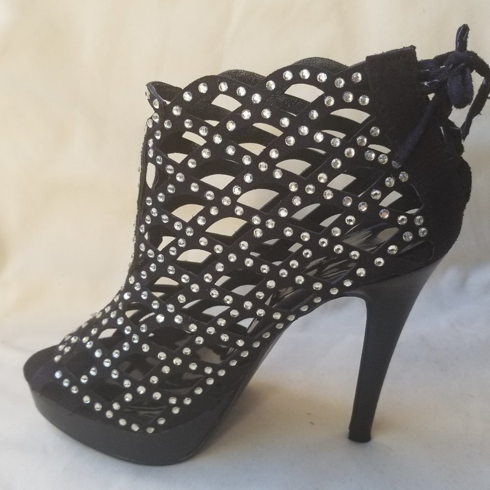 Two Lip Black Epic Stiletto 6